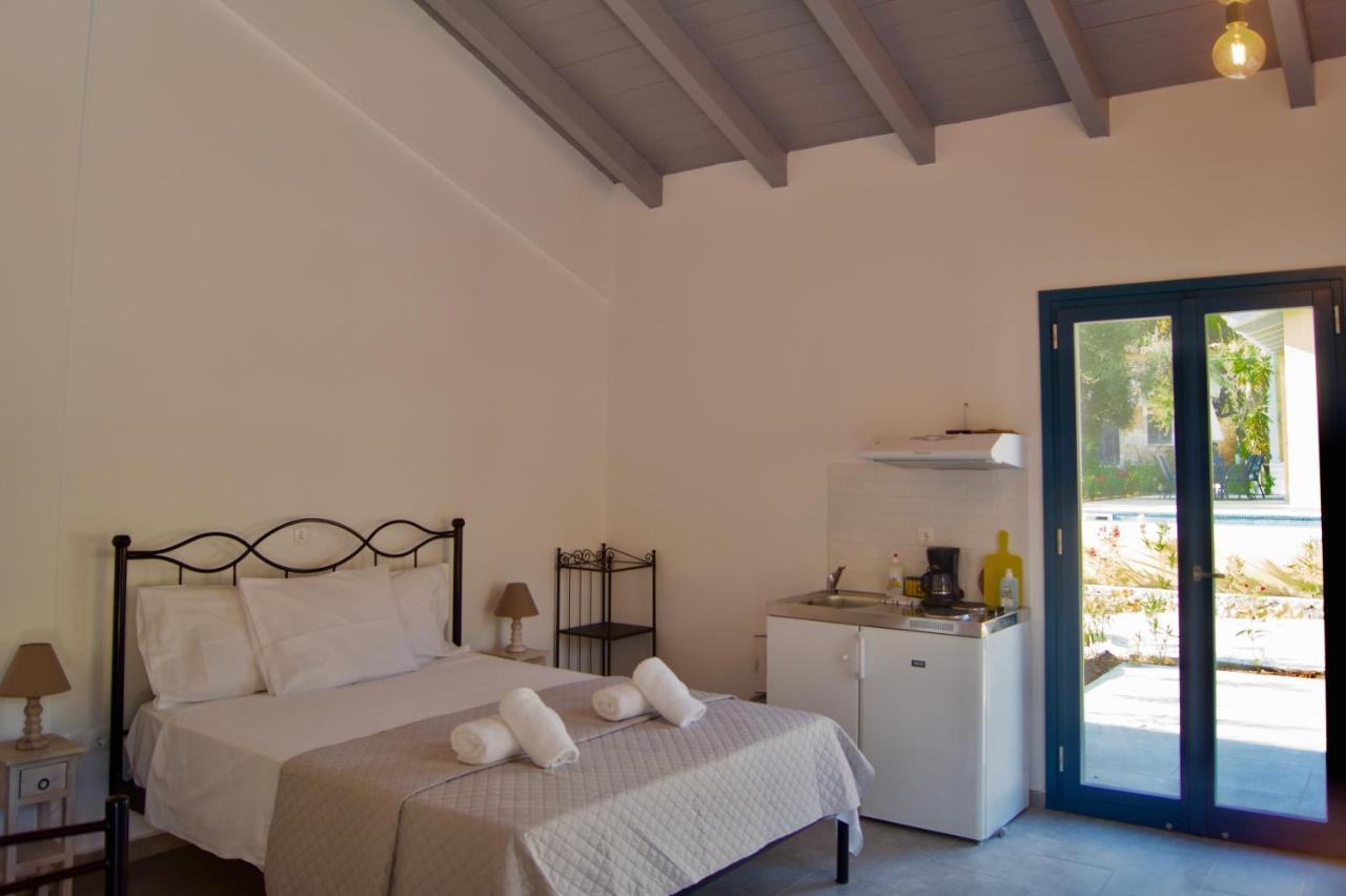 Throisma Studios With Private Pool & Parking Asos Luaran gambar