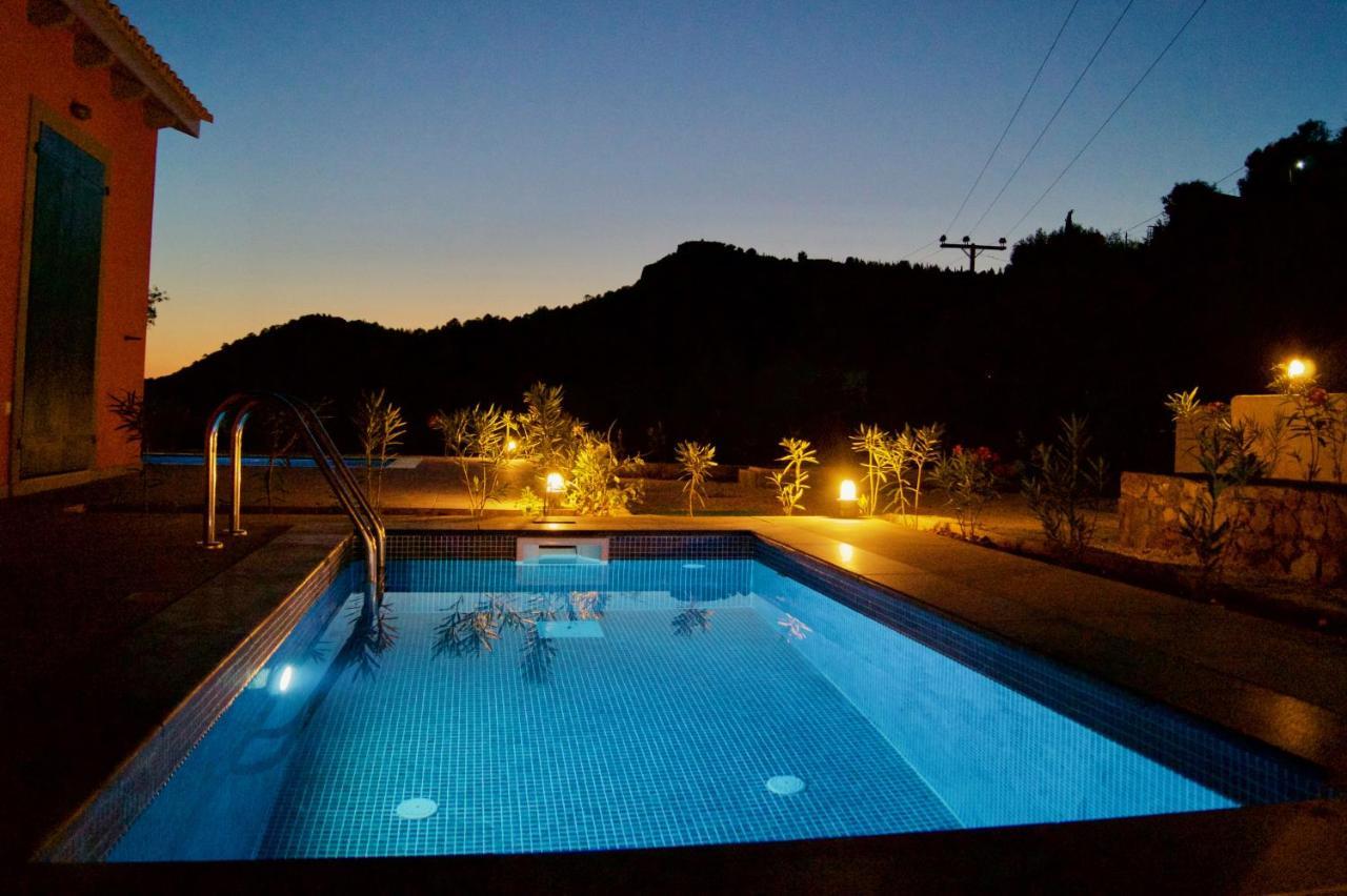 Throisma Studios With Private Pool & Parking Asos Luaran gambar